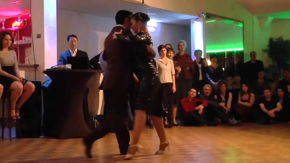 Video thumbnail for Edwin Espinosa & Alexa Yepes in Milonga De La Noche (2) 'El Olivo' J.d'Arienzo