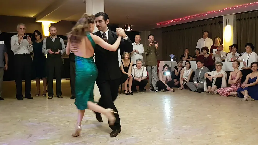 Video thumbnail for German Ballejo & Magdalena Gutierrez ❤_ Champions du monde de "Tango de pista" à B.A. 2017 _ Nantes