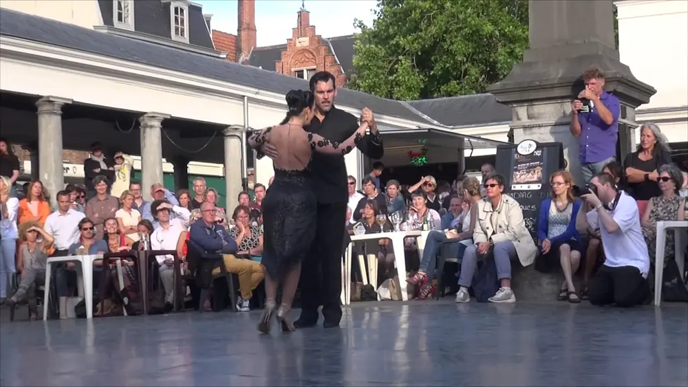 Video thumbnail for Anibal Lautaro & Valeria Maside @ Milonga del Pescador: demo 2 (tango waltz)