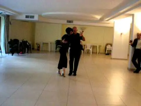 Video thumbnail for LacenoTango clase de tango con Jorge Firpo e Paola Perez.
