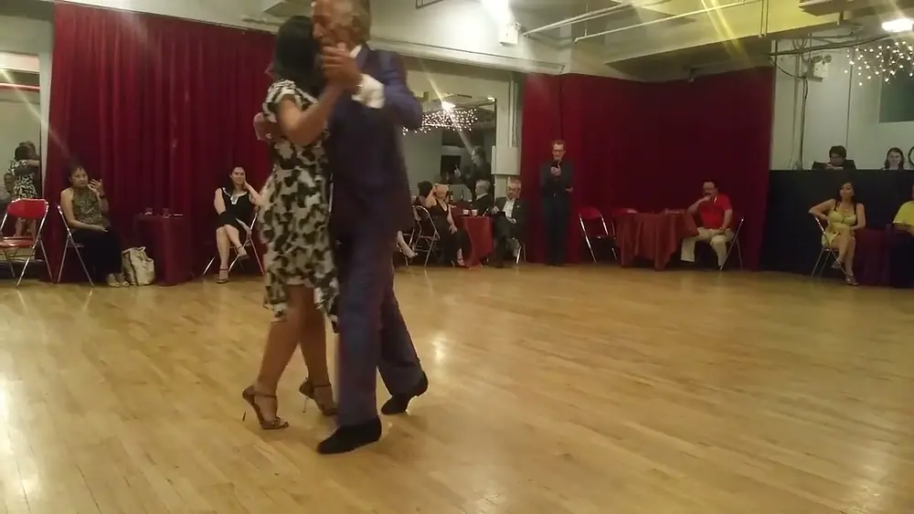 Video thumbnail for Argentine tango: El Flaco Dani & Mariana Parma - Estampa de Varon (repost)