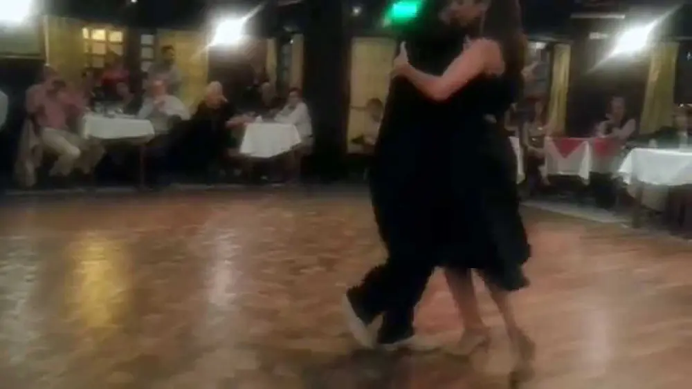 Video thumbnail for Ricardo Viqueira y María Plazaola en Milonga Caricias. Vals