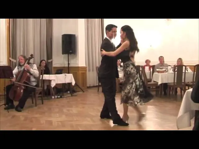 Video thumbnail for Milongeando en el 40 - Alejandro Beron, Verónica Vázquez - Tango Harmony