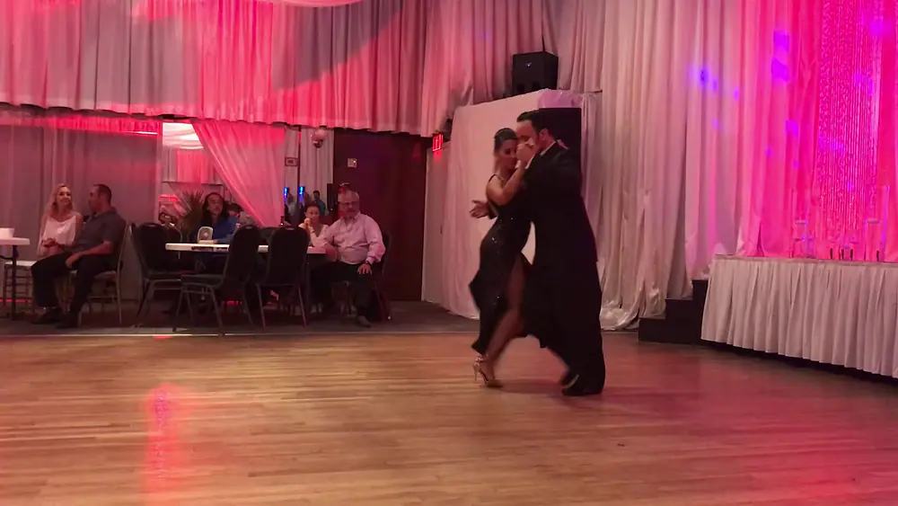 Video thumbnail for Jeremías Fors & Analía Centurión - Campo Afuera - Milonga La Ideal