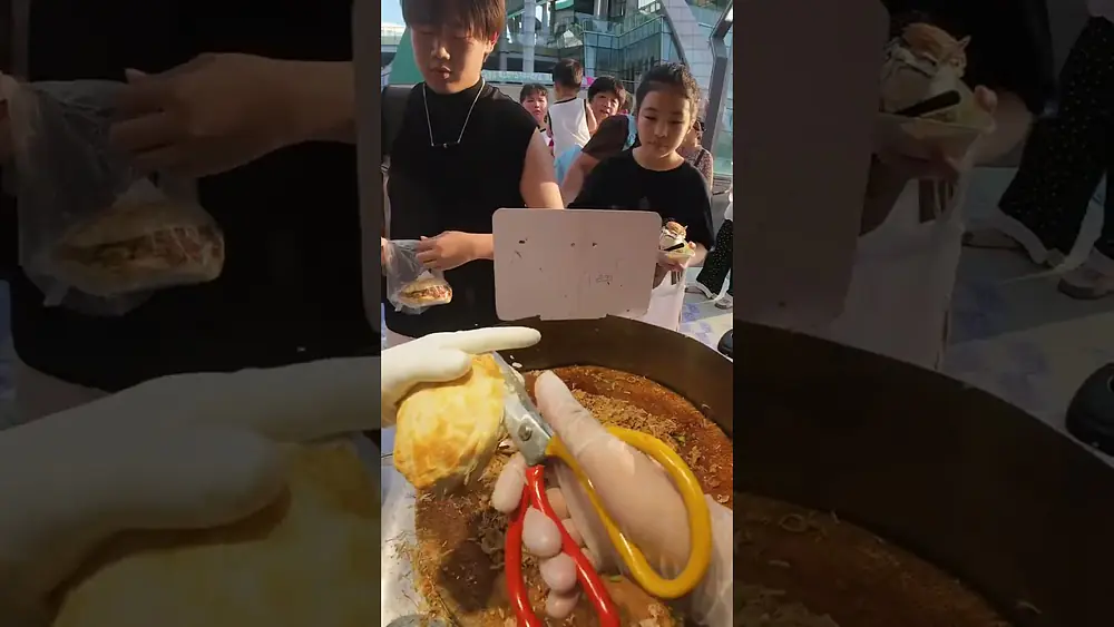 Video thumbnail of Make roujiamo and sell it to make money