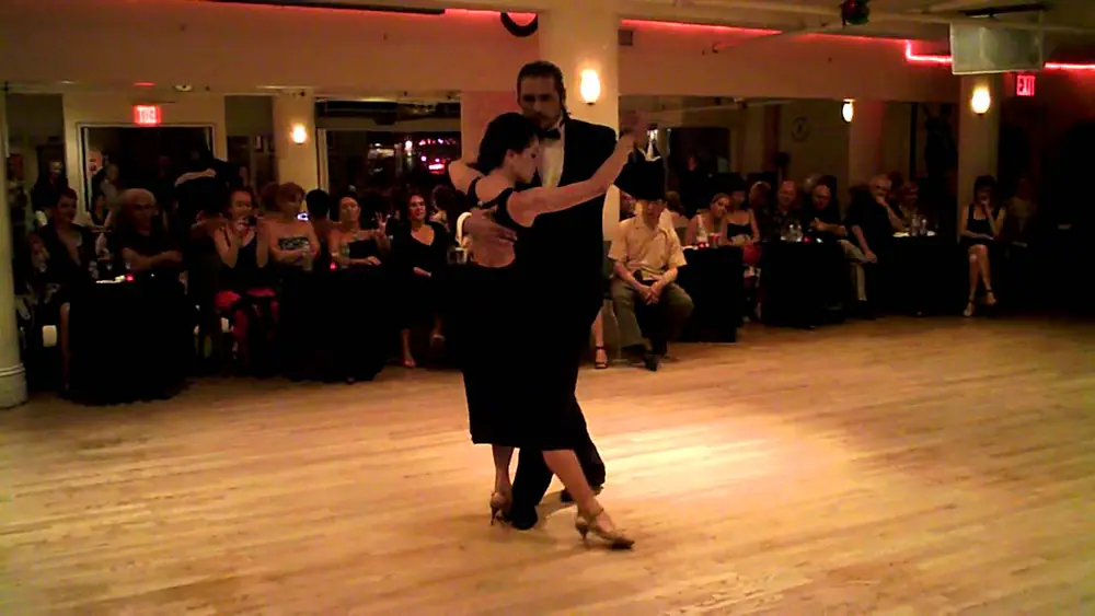 Video thumbnail for Veronica Palacios & Omar Quiroga: Argentine Tango @ Amarra's (1 of 3)