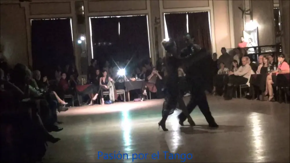 Video thumbnail for LAILA REZK y LEANDRO OLIVER Bailando el Tango PARA DOS en YIRA YIRA MILONGA