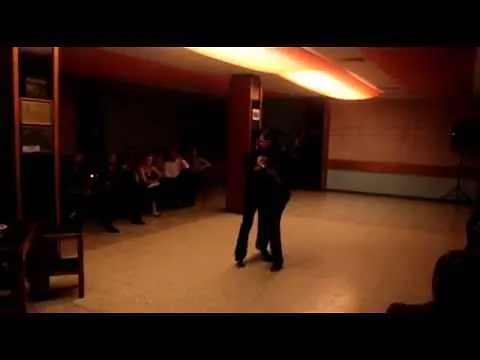 Video thumbnail for Walter Perez y Leonardo Sardella en Milonga La Real