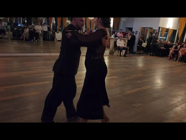 Video thumbnail for Argentine tango: Carlos & Maureen Urrego - Tango escenario