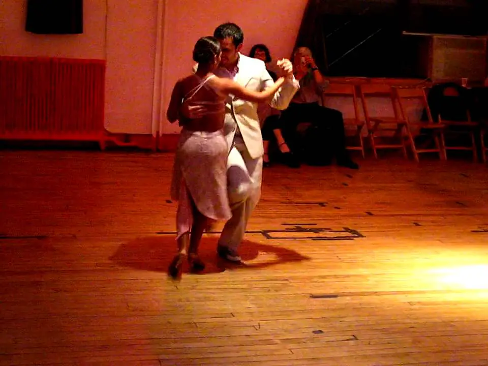 Video thumbnail for Carlos Paredes & Diana Giraldo Tango Demo @ Practilonga-939 April, 2009