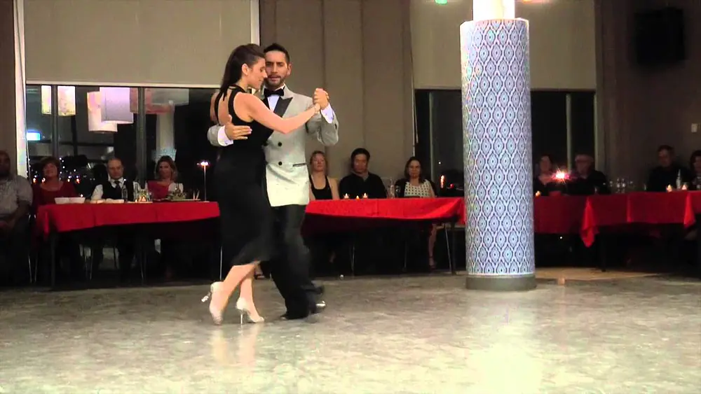 Video thumbnail for Juan Martin Carrara y Stefania Colina in Tango Si (4) 'La Vida Es Un Milonga'P.Laurenz