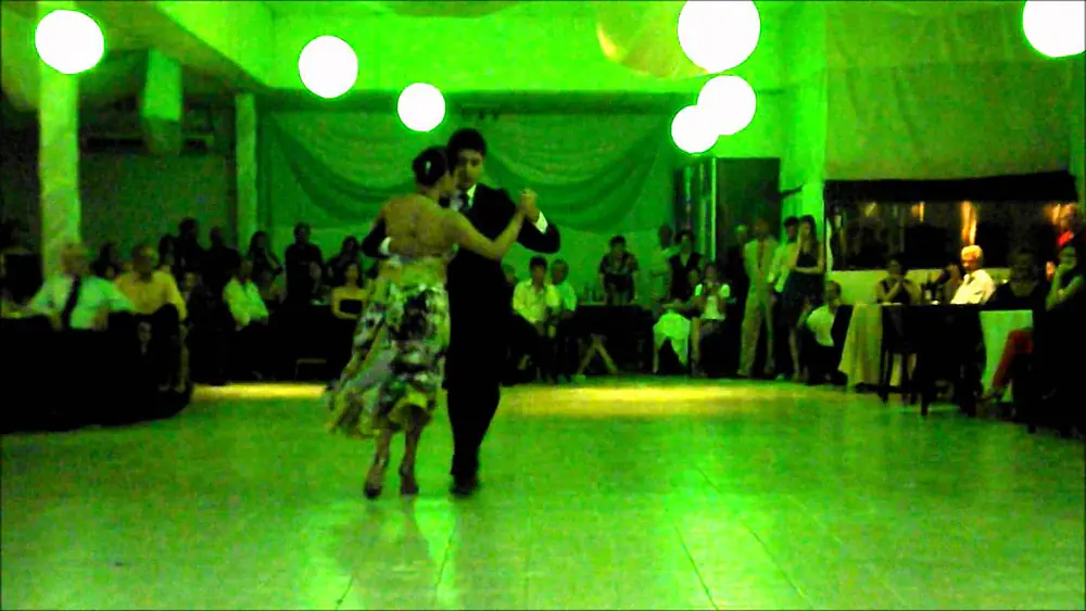 Video thumbnail for SEBASTIAN JIMENEZ y MARIA INES BOGADO en Milonga Nostalgias 3 de 4