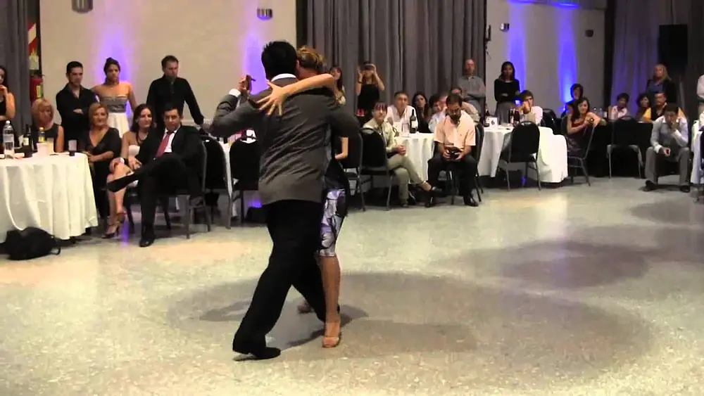 Video thumbnail for Noelia Hurtado y Carlos Espinoza en Milonga Nostalgias, Santa Fe