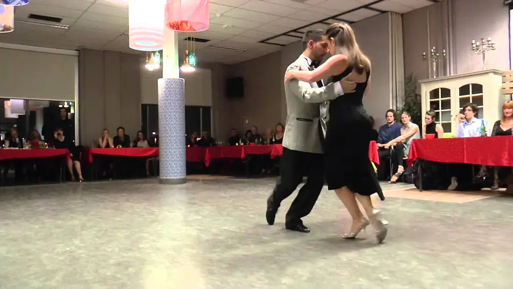 Video thumbnail for Juan Martin Carrara y Stefania Colina in Tango Si (3) 'Recuerdo' Orq. Color Tango