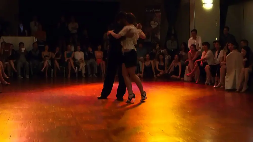 Video thumbnail for Fabian Peralta y Josefina Bermudez @ Xtreme Grand Milonga, Hong Kong , June 2013; 2/3