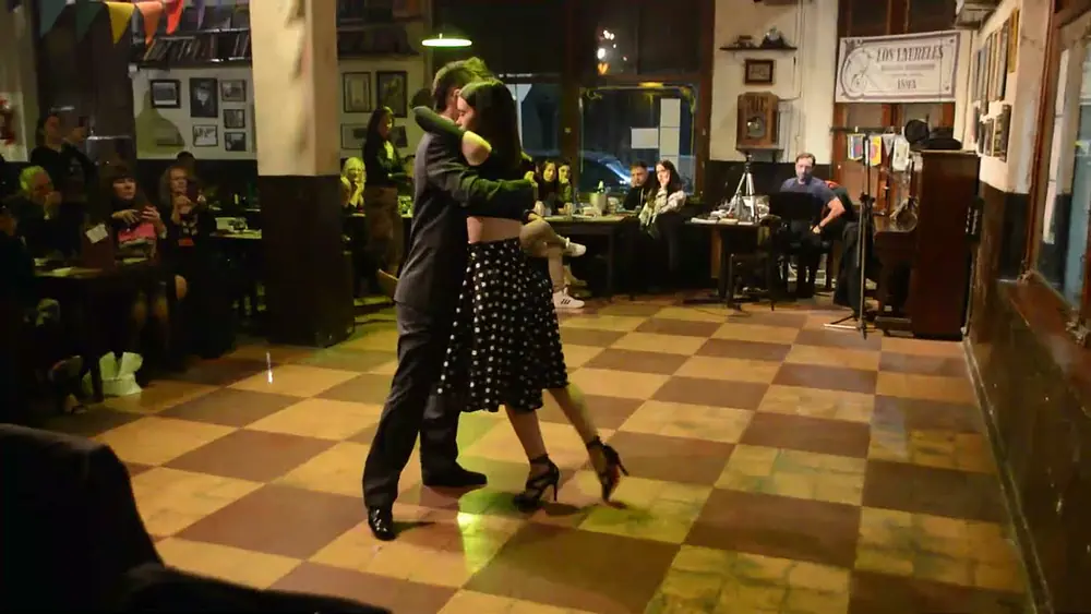 Video thumbnail for Malena Rodriguez y Javier Rodriguez en Milonga Petitera - Bar Notable Los Laureles!!1/2