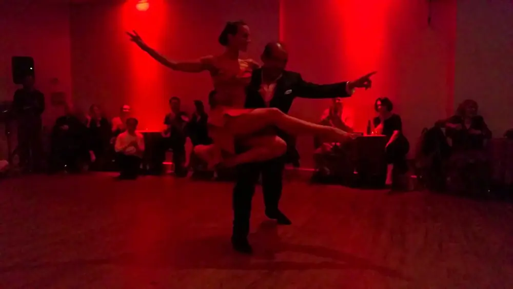 Video thumbnail for Argentine tango: Carlos Copello & Victoria Galoto - La Cumparsita
