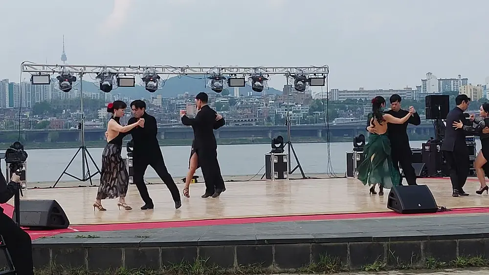 Video thumbnail of 한강탱고축제 11
