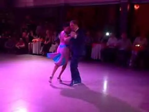 Video thumbnail for Sebastian Misse y Andrea Reyero @ Fruto Dulce milonga, 2014 D'Arienzo "El Puntazo"