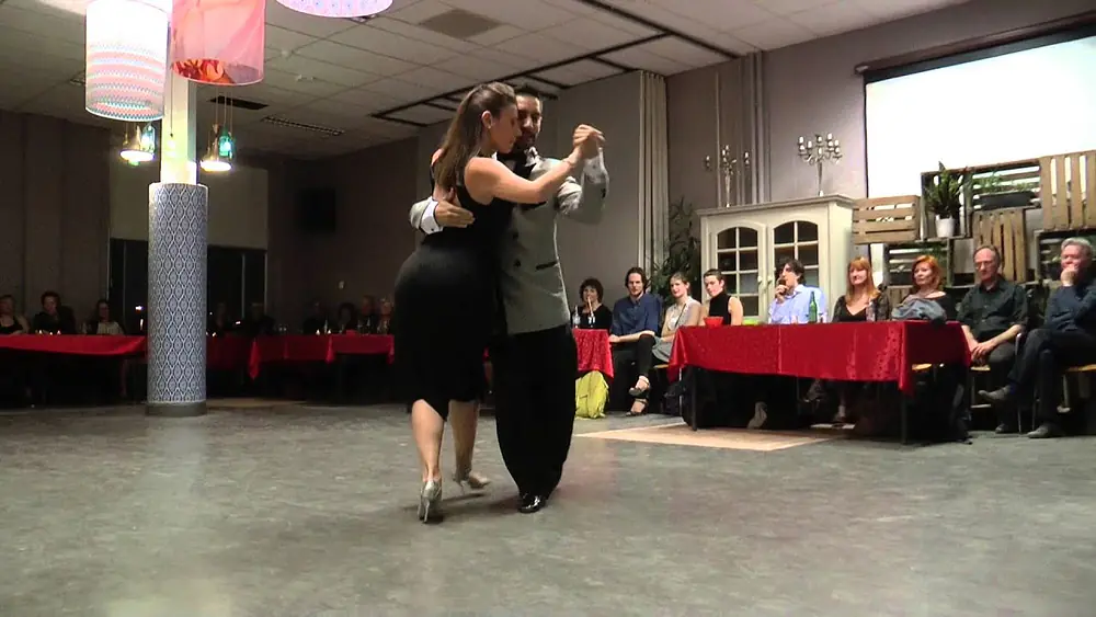 Video thumbnail for Juan Martin Carrara y Stefania Colina in Tango Si (2) 'A Una Mujer' J.d'Arienzo