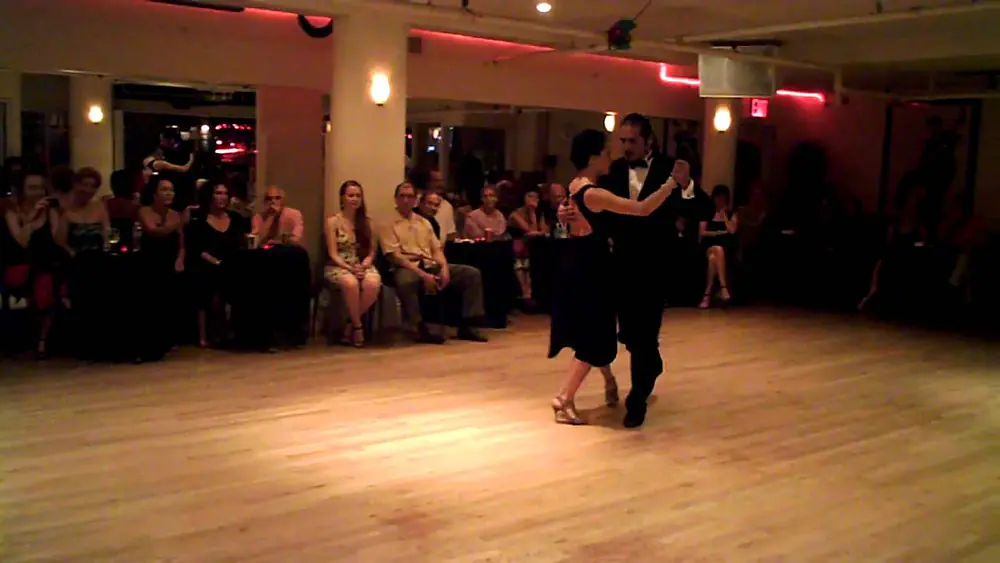 Video thumbnail for Veronica Palacios & Omar Quiroga: Argentine Tango @ Amarra's (3 of 3)