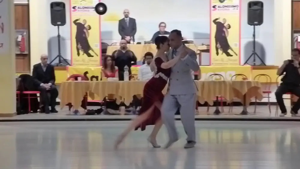 Video thumbnail for SalonissimoSavonaTangoFestival2018-Dos Palabras por Favor- Maximiliano Cristiani & Karina Colmeiro