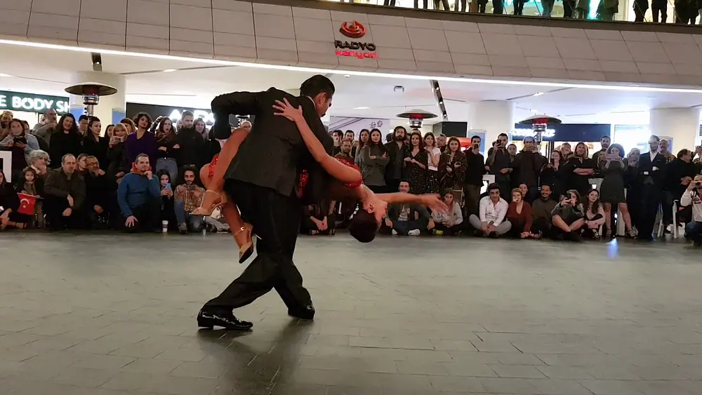 Video thumbnail for Sebastian Avendano & Tanya Gutierrez 21.Kanyon Milonga