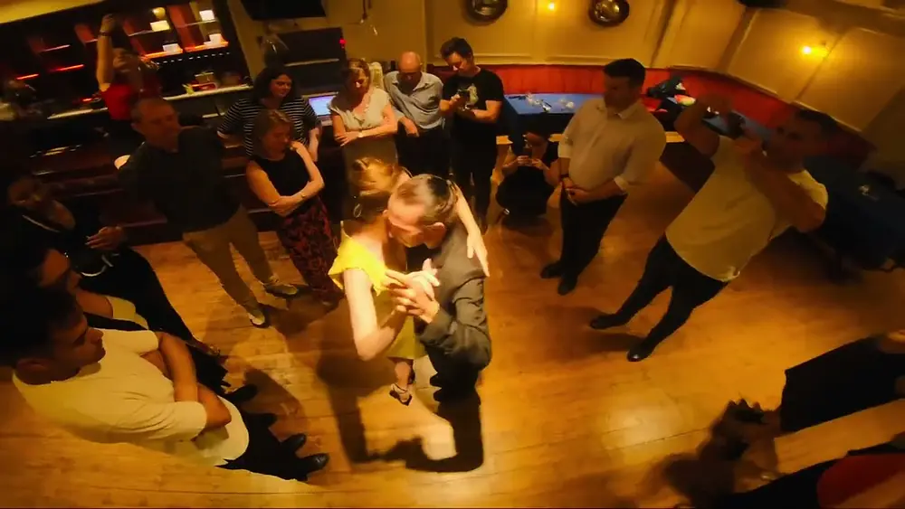 Video thumbnail for Tango . Gustavo Rosas. Rebecca O’Laoire. Demo Clase. Milonga El Beso. Julio 2022. Dublin. Irlanda.
