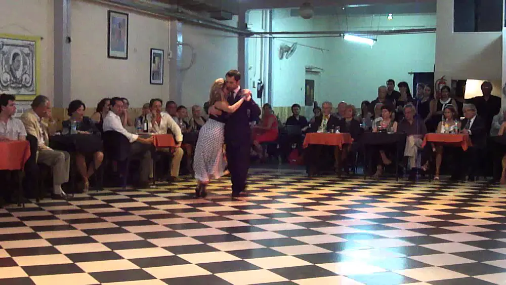 Video thumbnail for Sin Rumbo, bailan Javier Rodriguez y Noelia Barsi 1/4