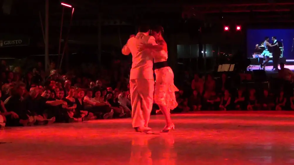 Video thumbnail for Sebastian Achaval y Roxana Suarez bailan en el 12º Festival de Torino