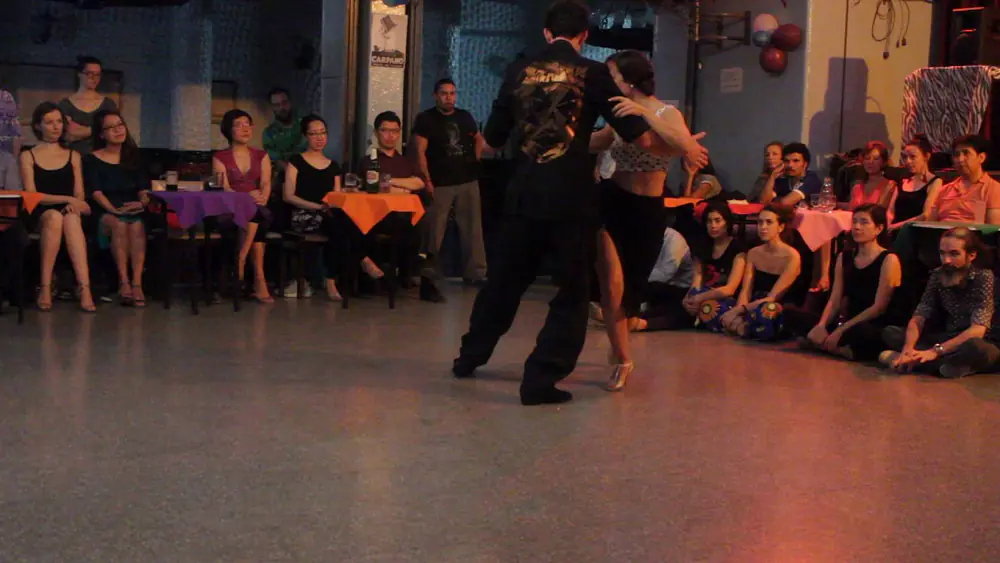 Video thumbnail for Jon Lambert y Dulce Lauría - 24/4/2017 - El Motivo 2/4