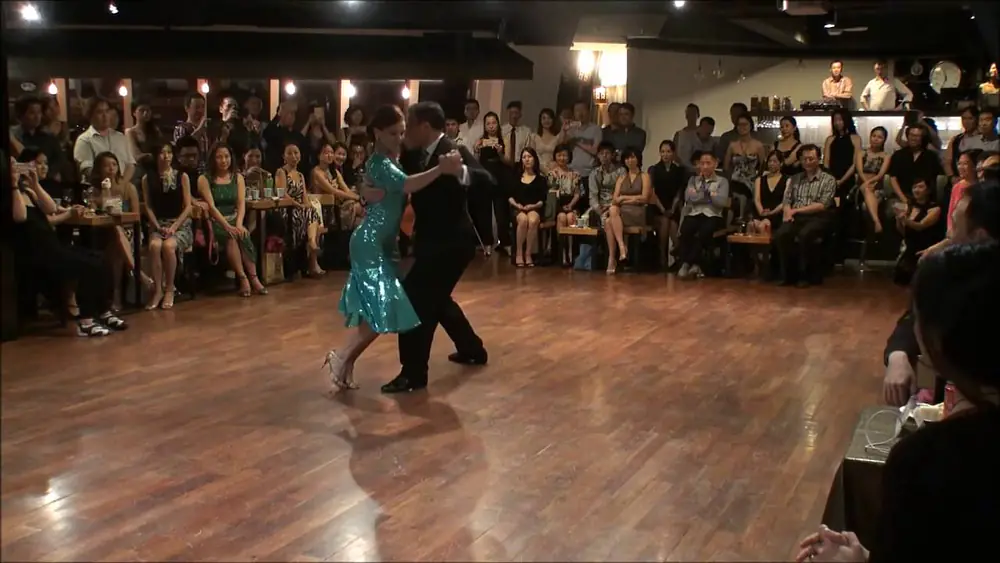 Video thumbnail for Claudia Codega y Esteban Moreno (Cam 1, 3/5)