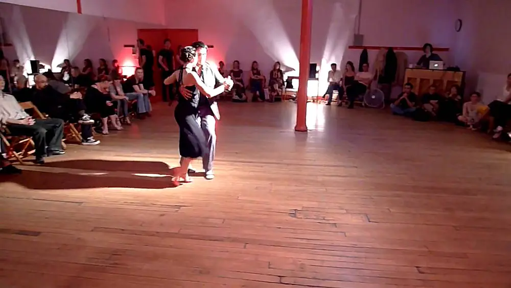 Video thumbnail for Mario Consiglieri & Anabella Diaz-Hojman at Práctilonga-939 in NYC (1 of 2)