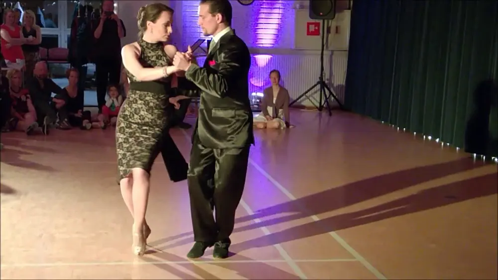 Video thumbnail for Pasi and Maria Laurén dancing Solamente ella 2017-04-29