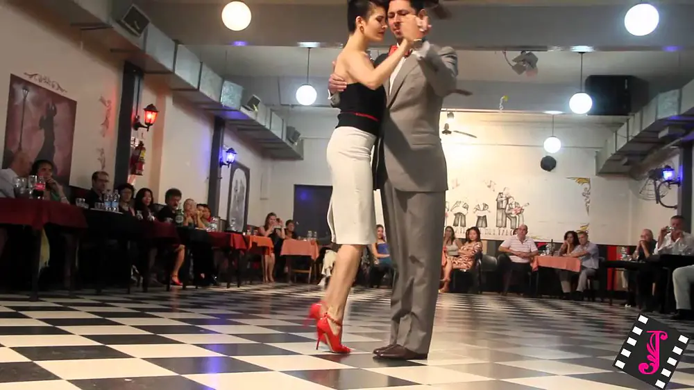 Video thumbnail for MARTIN VICENTE & AYELEN URRUTIA ¤  "Ataniche" (Tango)