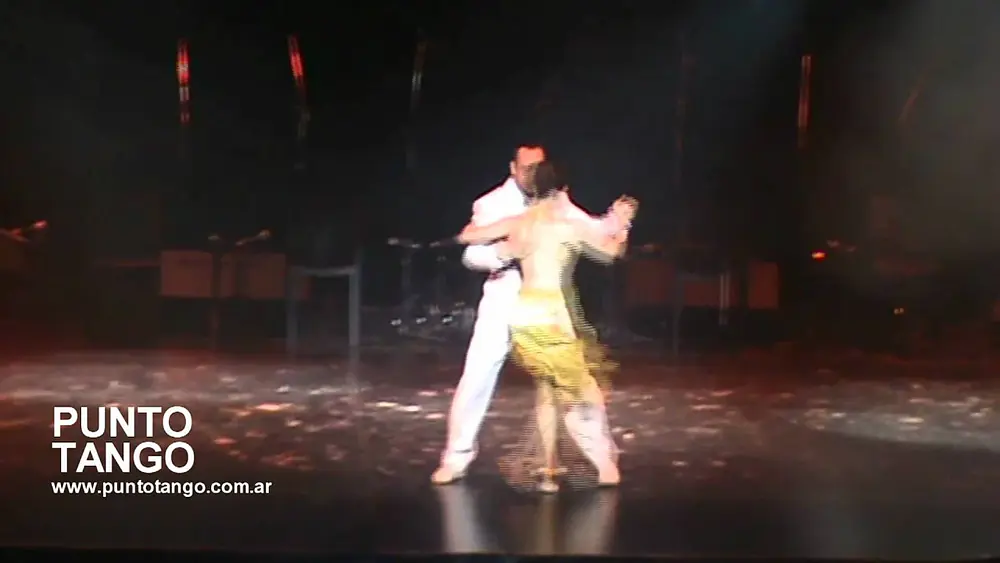 Video thumbnail for Mundial de Tango 2010 - Final: Escenario. Maximiliano Cristiani y Maria Bartolome Mercado