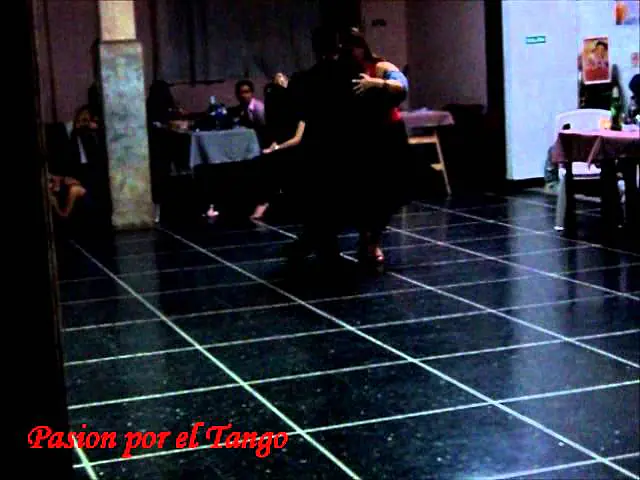 Video thumbnail for AYELEN QUIROGA Y JULIAN VILARDO BAILANDO EN FLOREAL MILONGA