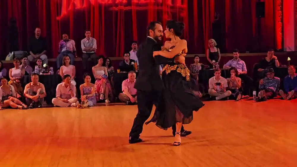 Video thumbnail for Lorena Tarantino & Gianpiero Galdi at Tangamente (3 of 4)