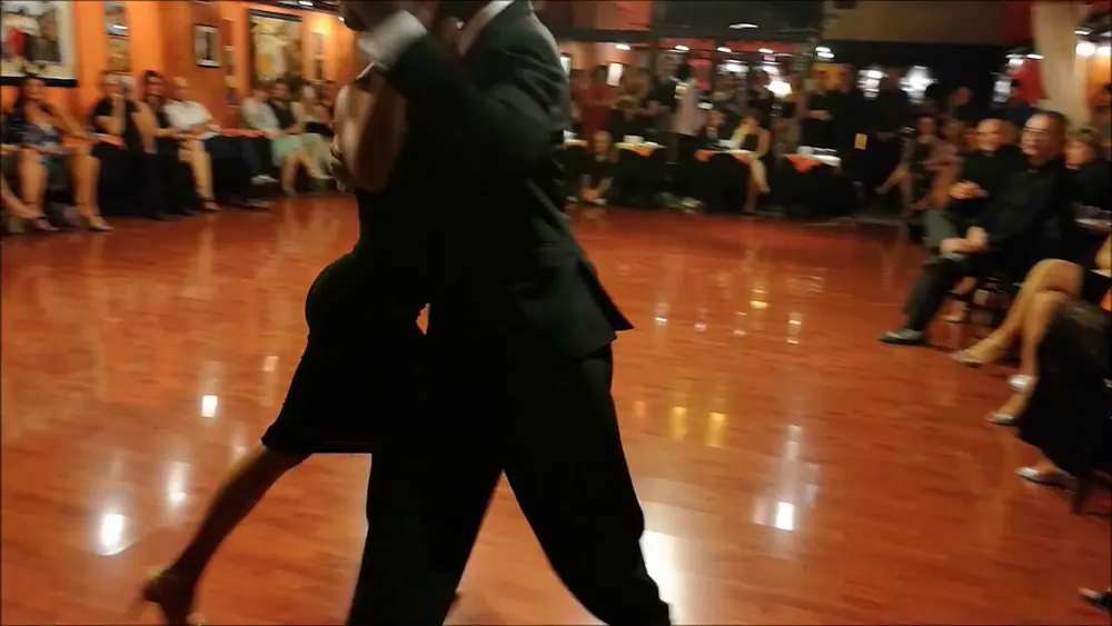 Video thumbnail for Milonga di Gala con Show dei Maestri de La Mariposa - Julio Alvarez y Yailet Suarez