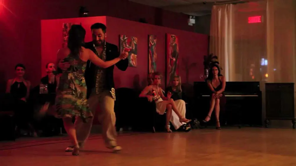 Video thumbnail for Marisol Morales et Alejandro Larenas, le 5 et le 10 juillet 2011. Tangos.