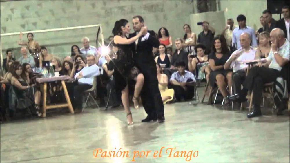 Video thumbnail for CRISTINA SOSA y DANIEL NACUCCHIO Bailando el Tango JUDAS en la MILONGA DEL MORAN