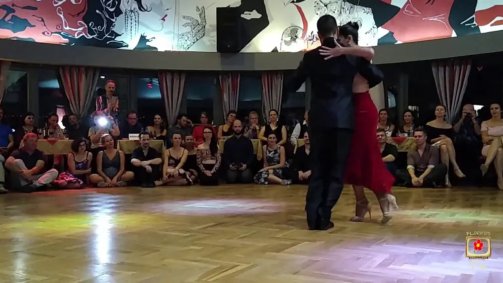 Video thumbnail for Moira Castellano, Javier Rodriguez - Juan D'Arienzo - Milonga Querida 2/4