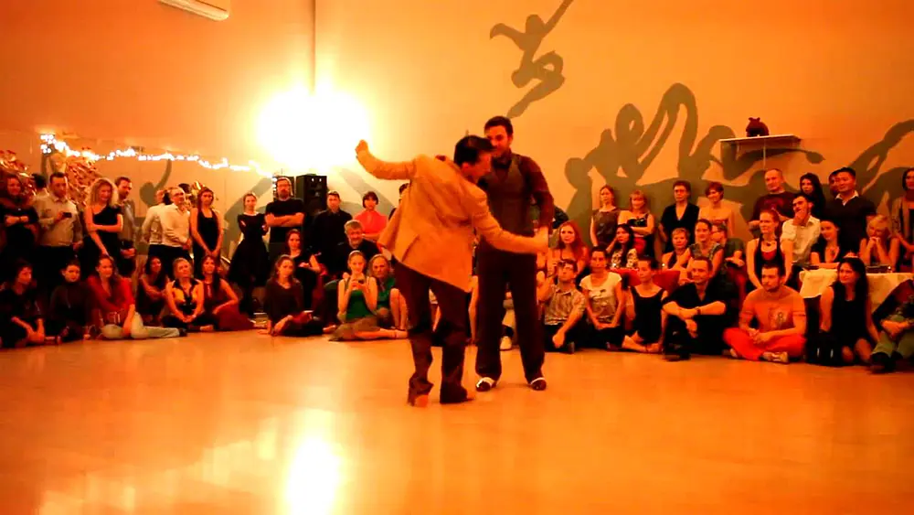 Video thumbnail for Martin Maldonado & Maurizio Ghella at milonga Alma del Fuego 4/4 11.11.2012