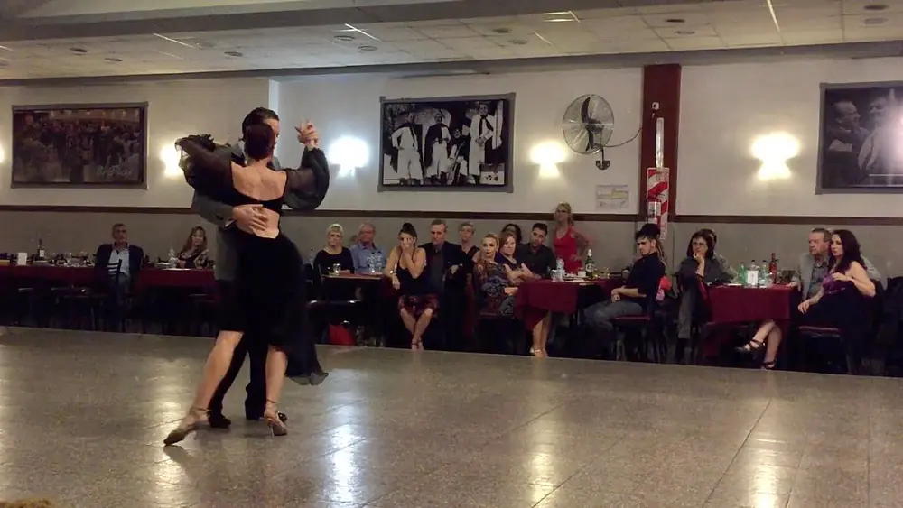 Video thumbnail for Alejandra Gutty & David Palo, en La Baldosa Milonga "El Viejo Vals"