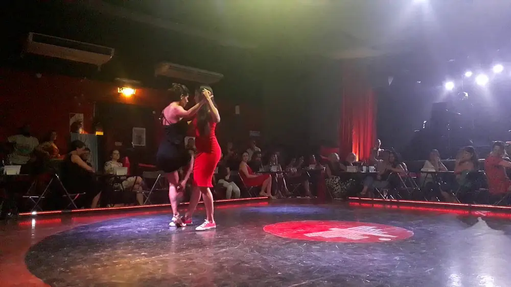 Video thumbnail for Lorena Garcia y Paula Pandol