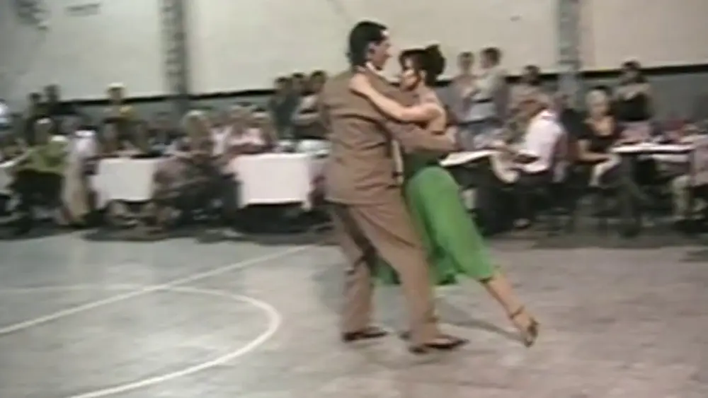 Video thumbnail for Gustavo Rosas. Tango con Guillermina Quiroga  en Sunderland de Buenos Aires.Enero 2005.Argentina.