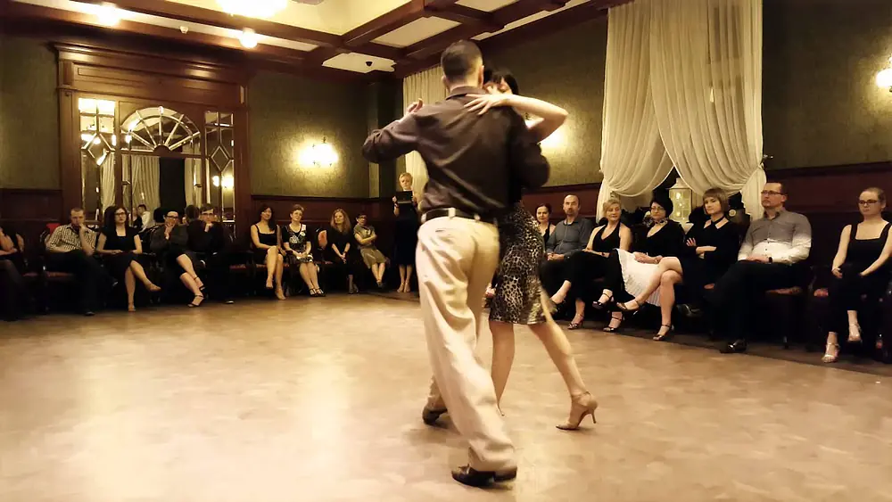 Video thumbnail for Joanna Jabłońska & Piotr Bochiński - Sombras nada mas (tango)