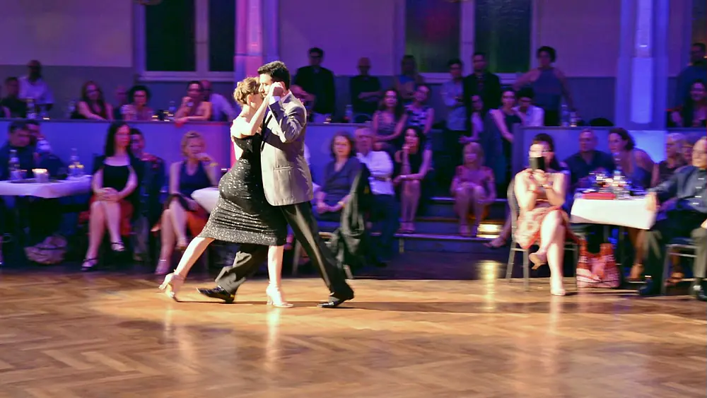 Video thumbnail for Tangofestival Karlsruhe 2018, Andres Molina & Natacha Lockwood, 1 of 4