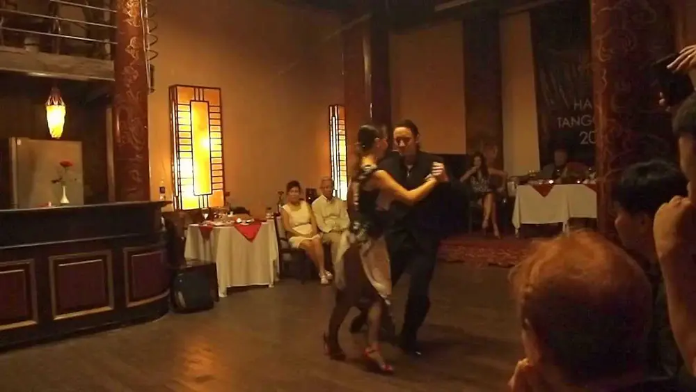 Video thumbnail for Hanoi Tango Blitz 2013 Shows by Milena Plebs & David Palo