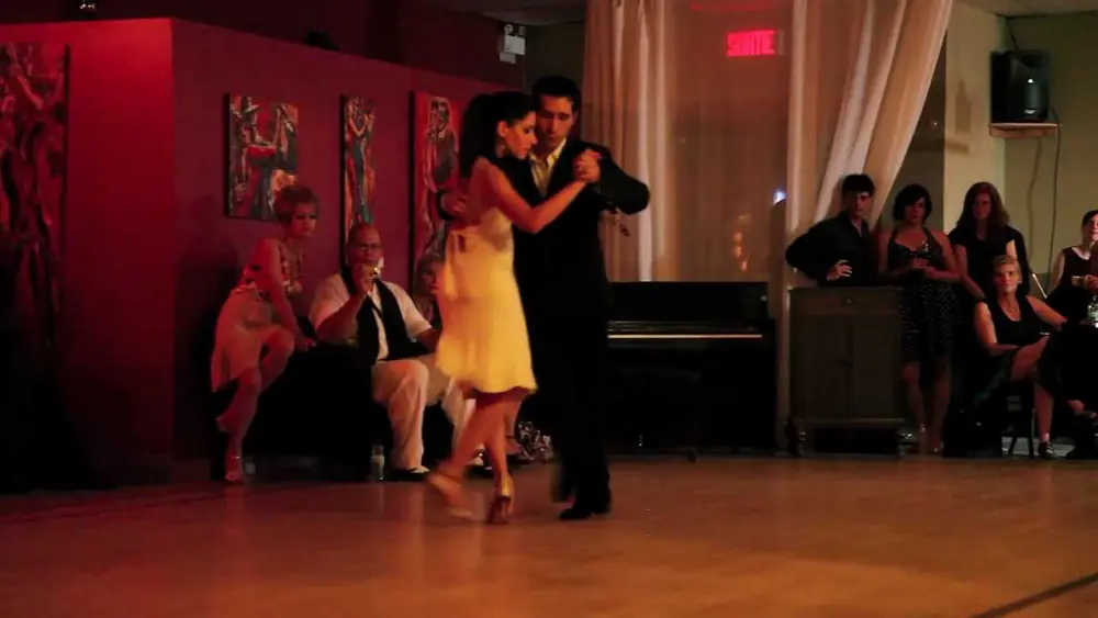 Video thumbnail for Fatima Vitale et Cristian Correa, les 5 et 10 juillet 2011. Tangos.